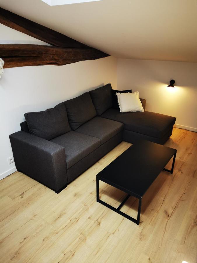 Appartement Neuf Climatise Sous Les Toits La Roche-Chalais Eksteriør bilde