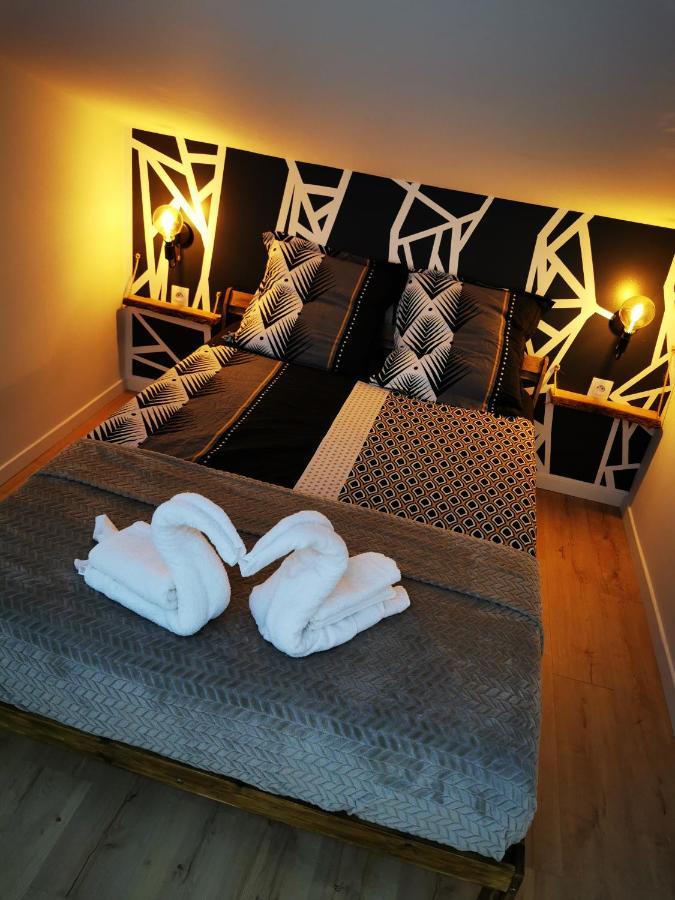 Appartement Neuf Climatise Sous Les Toits La Roche-Chalais Eksteriør bilde